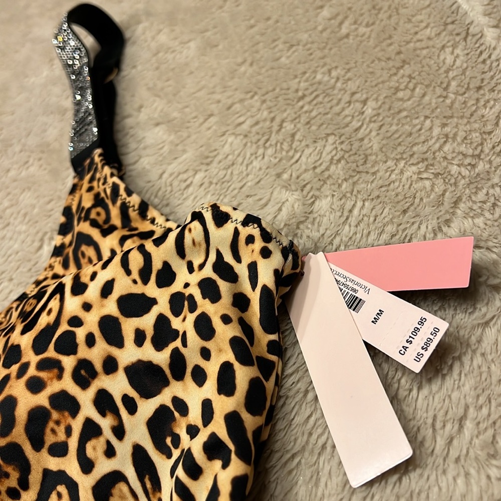 💰SOLD💰 DO NOT BUY
VICTORIA’S SECRET Bling It Leopard One Piece Swimsuit - Picture 8 of 10